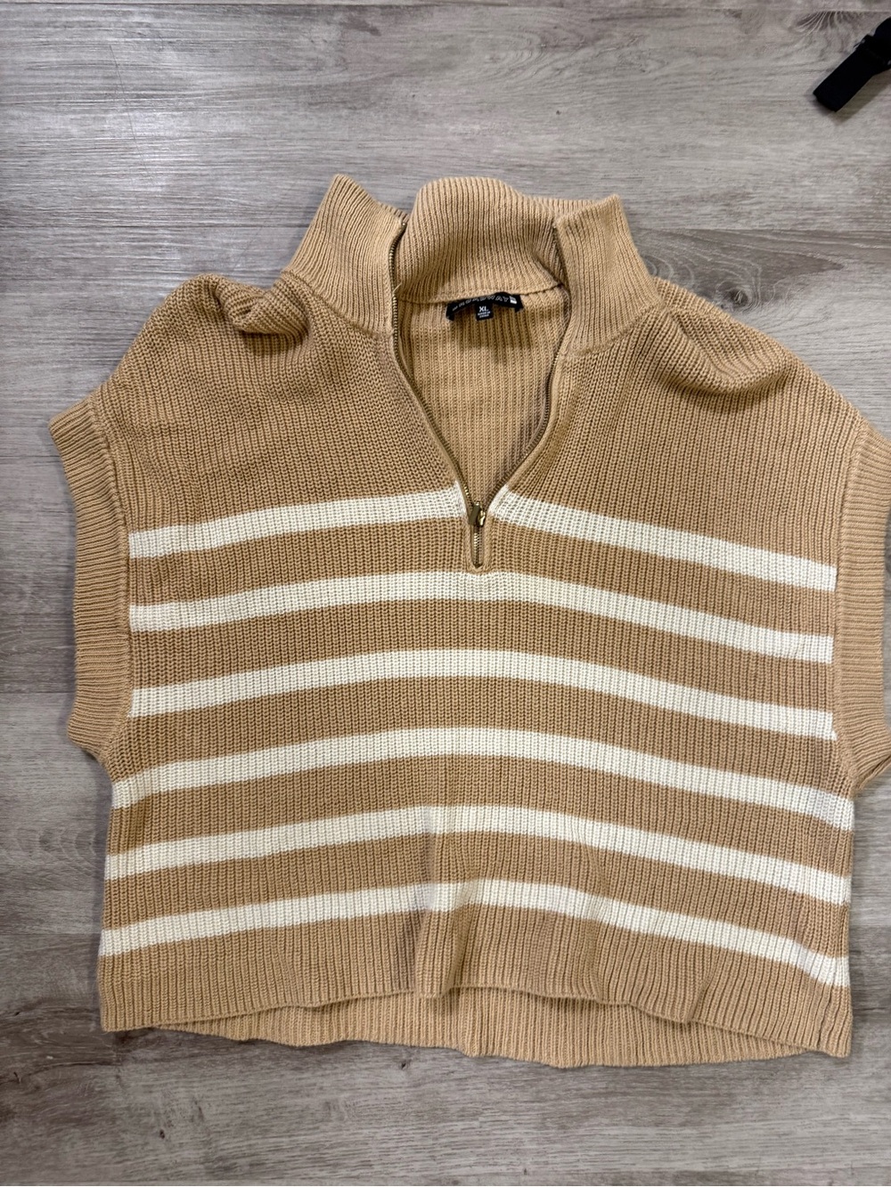 Striped Sleeveless Zip-Neck Sweater Vest - Beige & White